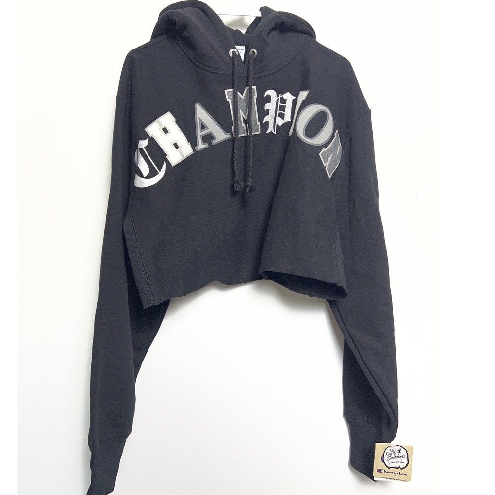 Champion Reverse Weave Black Cropped Hoodie Old English Logo M Athleisure
NWT